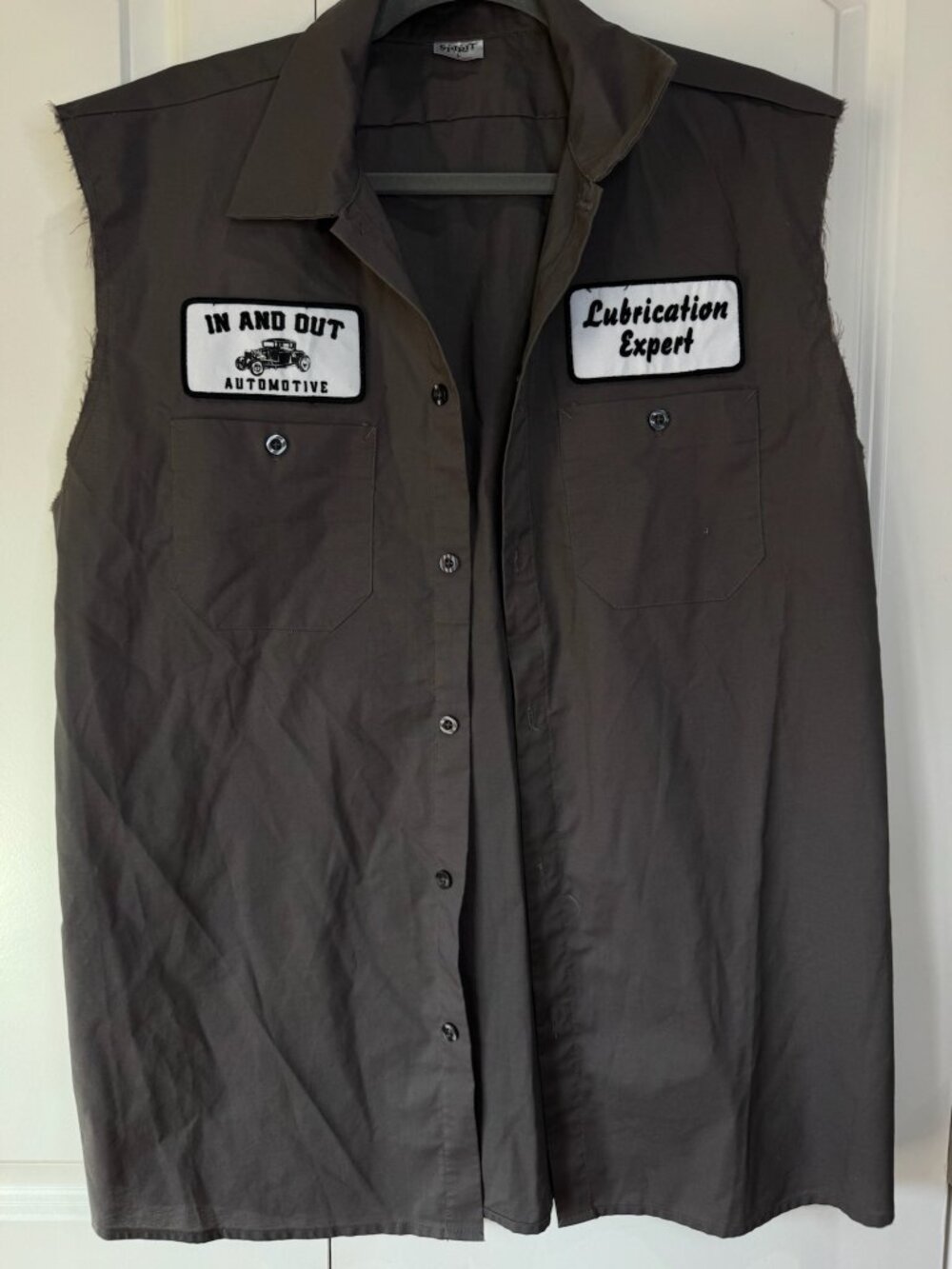 In And Out Automotive Sleeveless Costume Shirt "Lubrication Expert" Large Gray